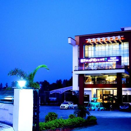 Taraji Resort Ayodhya エクステリア 写真