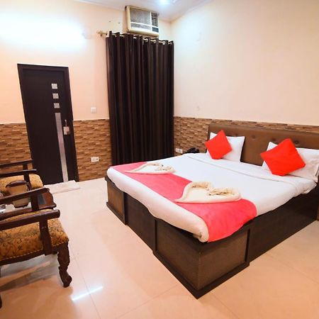 Taraji Resort Ayodhya エクステリア 写真