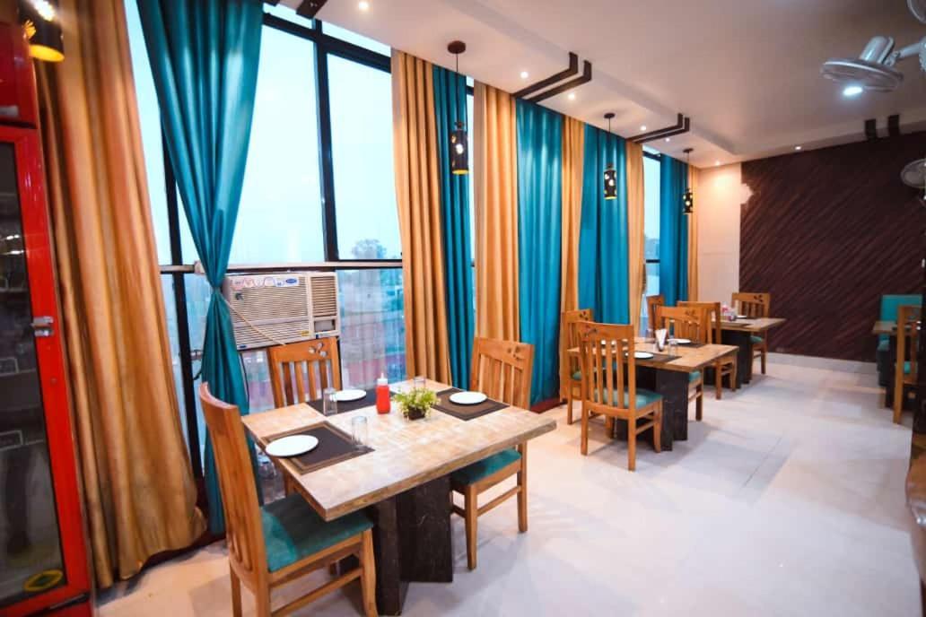 Taraji Resort Ayodhya エクステリア 写真